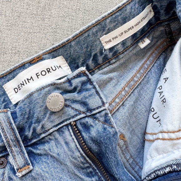 DENIM FORUM • Pin-Up Super High Rise Straight in 7 Yr Picture This Bleu - Picture 8 of 10